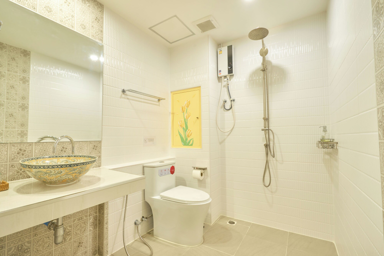 Bathroom 5, Hawa House Phuket Oldtown, Phuket Island