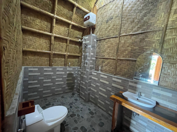 Bathroom 3, Villa Bambu Rinjani & Restaurant, Lombok