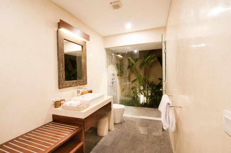Bathroom 7
