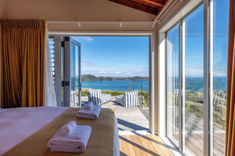 Room 2, Ocean Belle Onetangi, Auckland
