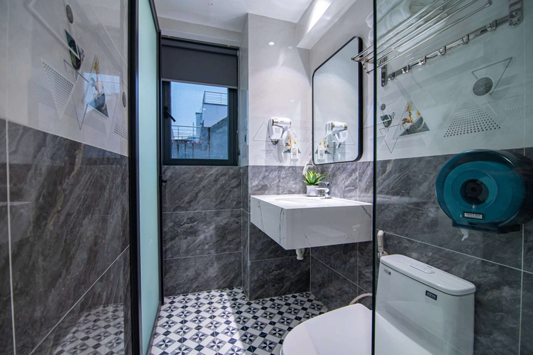 Bathroom 3, Bin Bin Hotel 14 - Near Vstar School D7, District 7