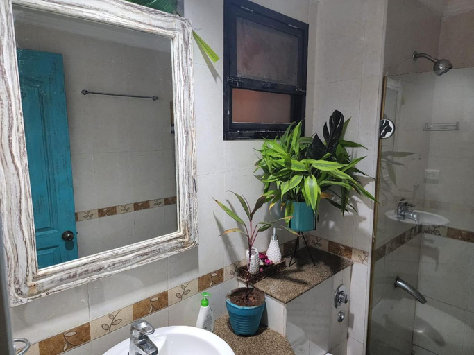 Bathroom 5, Riviera Hermitage, North Goa