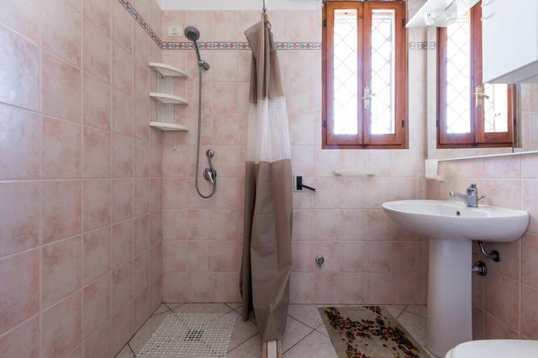 Bathroom 5, 4174 Villetta Olmo by Barbarhouse, Lecce