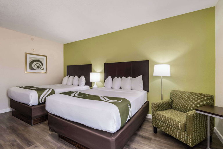 Bedroom 4, Quality Inn & Suites Quincy - Downtown, Adams
