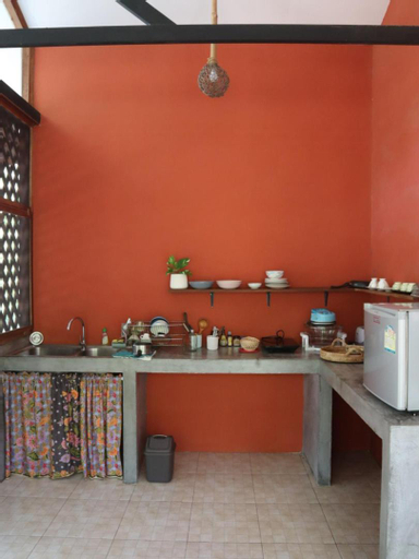 Food & Drinks 2, Cocohut Garden, Muang Chumphon