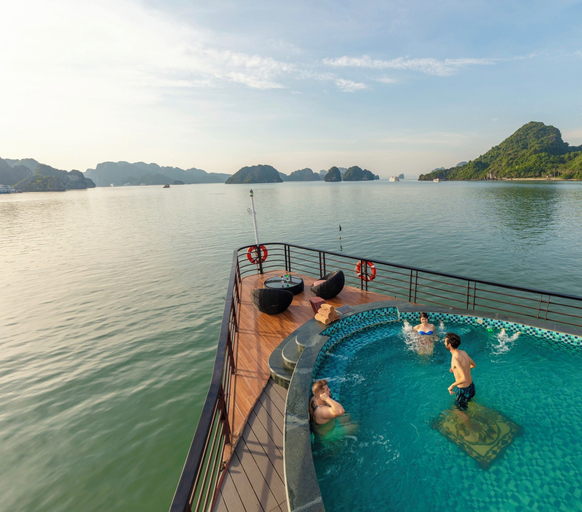 Sport & Beauty, Blue Diamond Cruise, Hạ Long