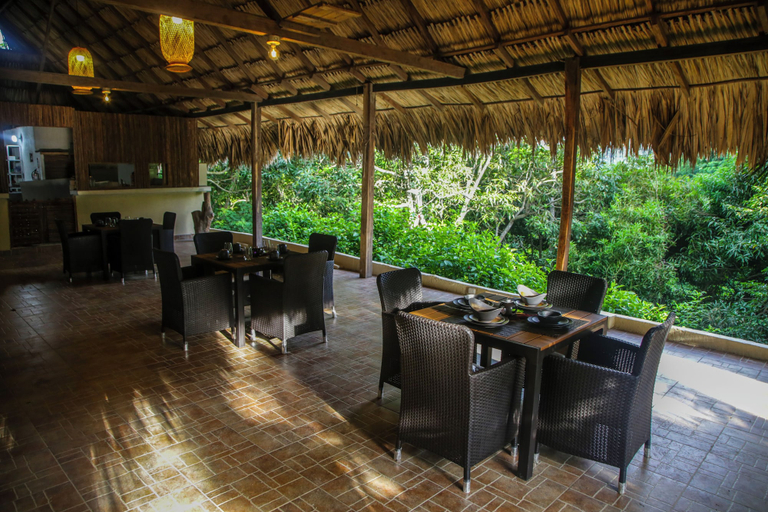 Food & Drinks 4, Nyia Boutique, Santa Marta (Dist. Esp.)