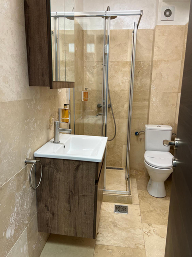 Bathroom 2, Hotel Del Ponte, Targoviste