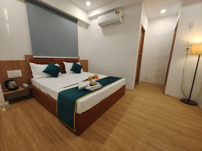 Bedroom 5, Hotel Prasang, Surat