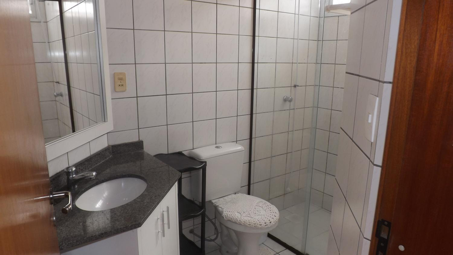 Bathroom 2, Residencial Camila Av das Nacoes, Florianopolis