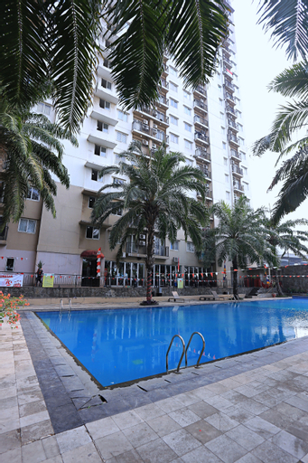 Exterior & Views 30