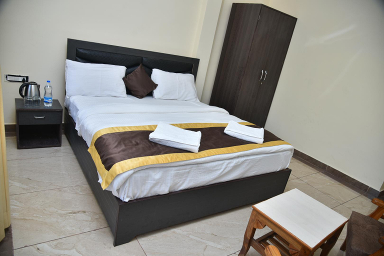 Bedroom 1, Hotel Lake Paradise Inn, Nainital