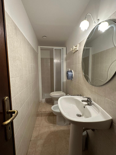 Shower 2, Alloggio Turistico, Rome