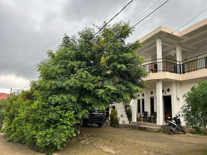 Exterior 18