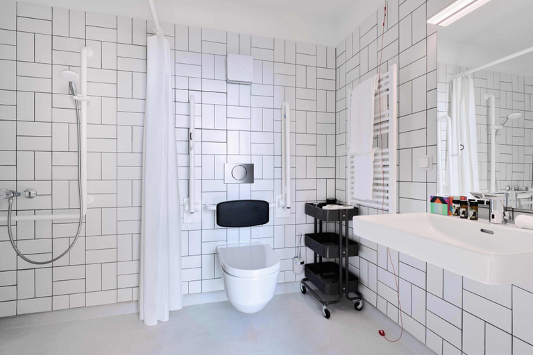 Bathroom 5, District Living, Wien