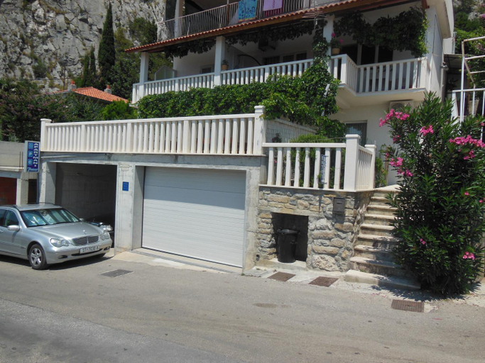 Others 3, Petar Apartments, Omiš