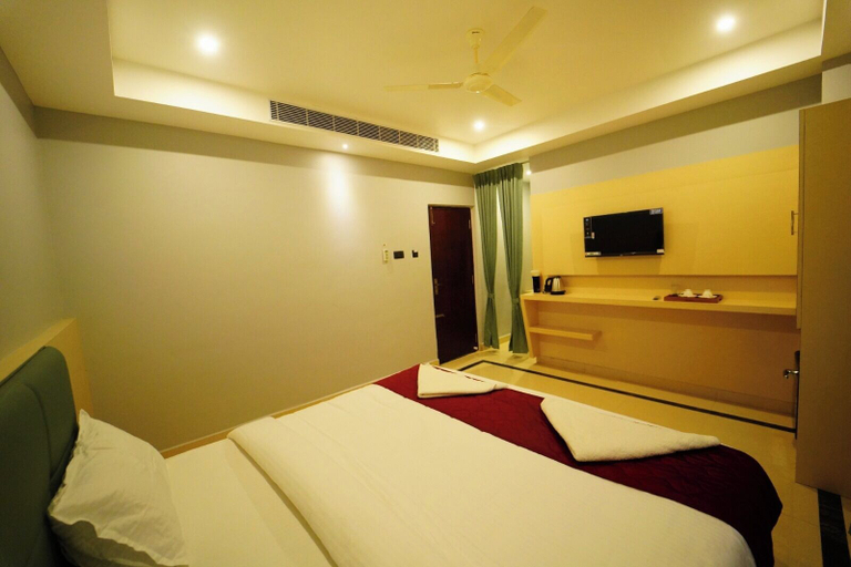 Bedroom 3, Hotel Ishta, Chittoor