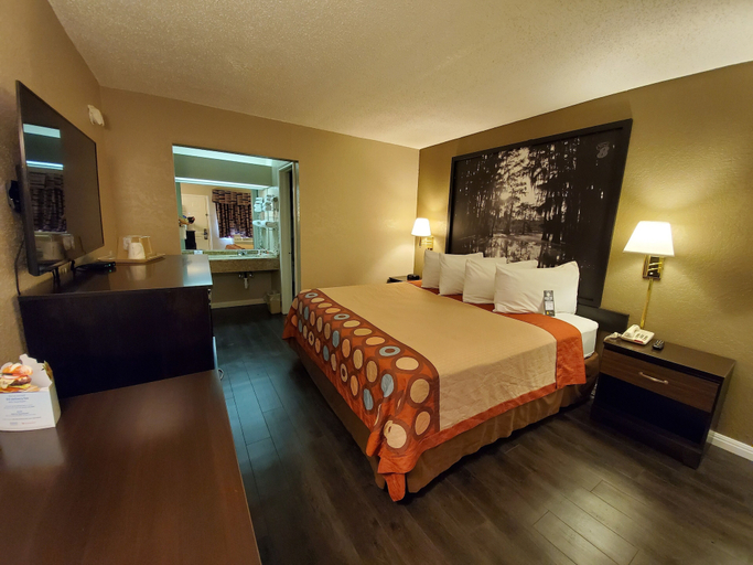 Bedroom 3, Super 8 by Wyndham Abilene North, Taylor