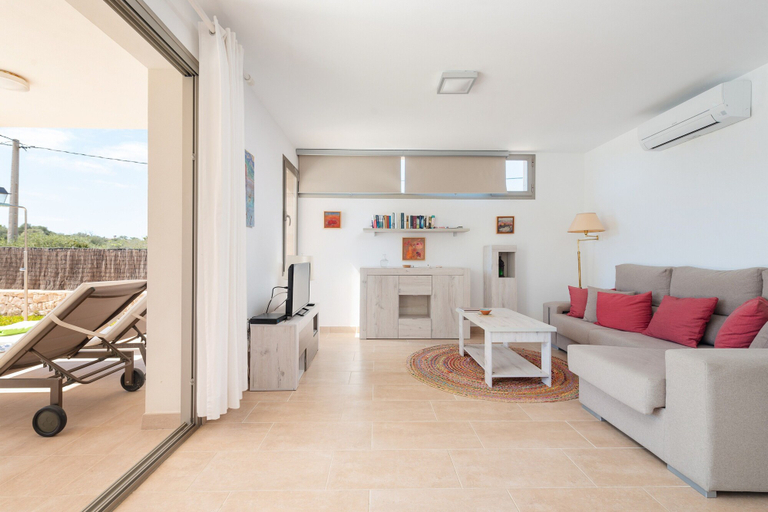 Room 4, Garlanda 1 in Cala Llombards, Baleares