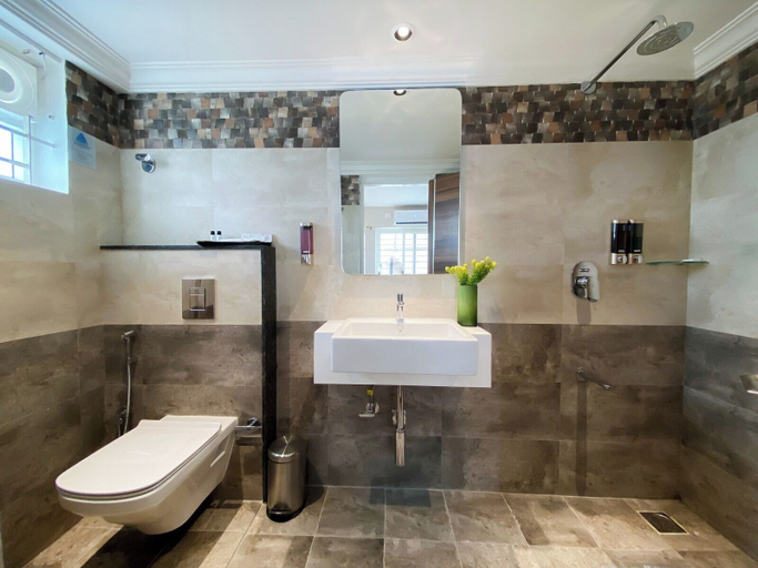Bathroom 4, Click Hotel Biz - Bangalore Airport, Bangalore