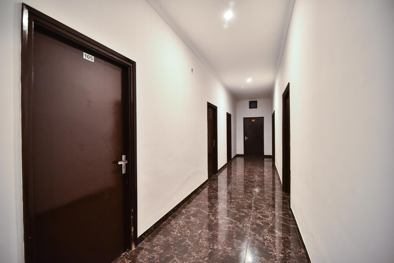 Others 5, Hotel Royal Place, Tarn Taran