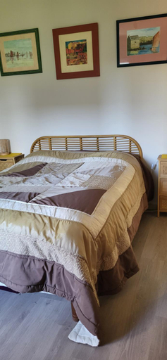 Others 4, 1 chambre 2 personnes dans une maison avec jardin proche centres d'interet et commerces, Calvados