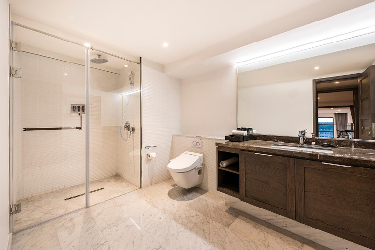 Bathroom 7