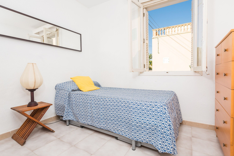 Room 2, Xarus 1 in Alc dia With 2 Bedrooms and 1 Bathrooms, Baleares