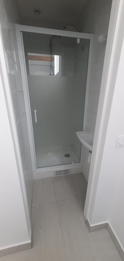 Bathroom 4, Le 23, Hauts-de-Seine
