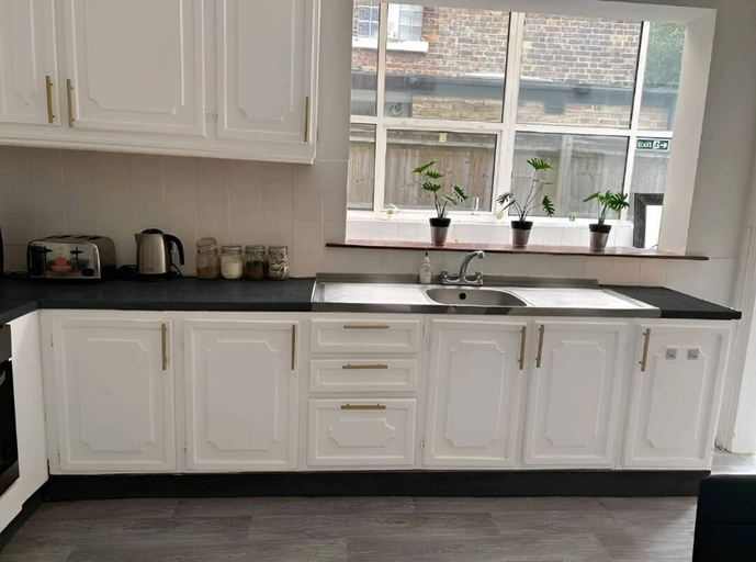 Others 3, Fern Cozy Apartment 4 Wifi Parking, London
