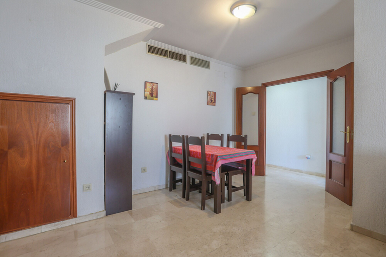 Room 5, Santa Maria 13 in Huelva, Huelva