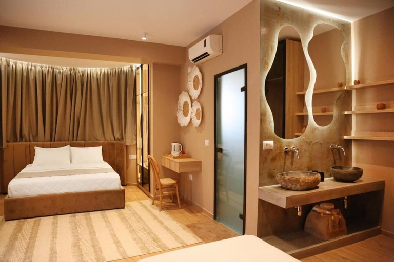 Bedroom 2, Foga Hebrus, Sarandës