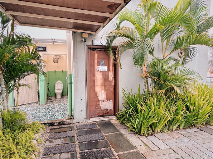 Modern Bauhaus Studio at Regalia KLCC Infinity Pool, Kuala Lumpur