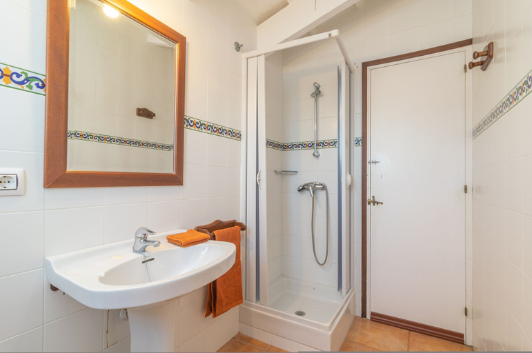 Room 2, Malbuger Vell 6 in Ma, Baleares