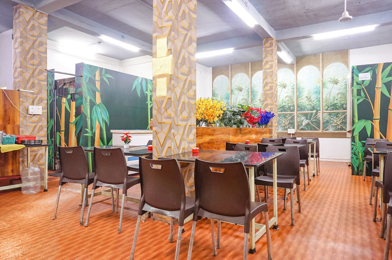 Food & Drinks 3, FabHotel Silver Key, Pune