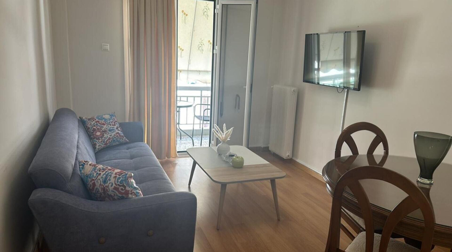 Others 4, Apartment with Stunning Views - Sleeps 3 & Parking, Attica