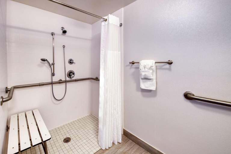 Bathroom 16