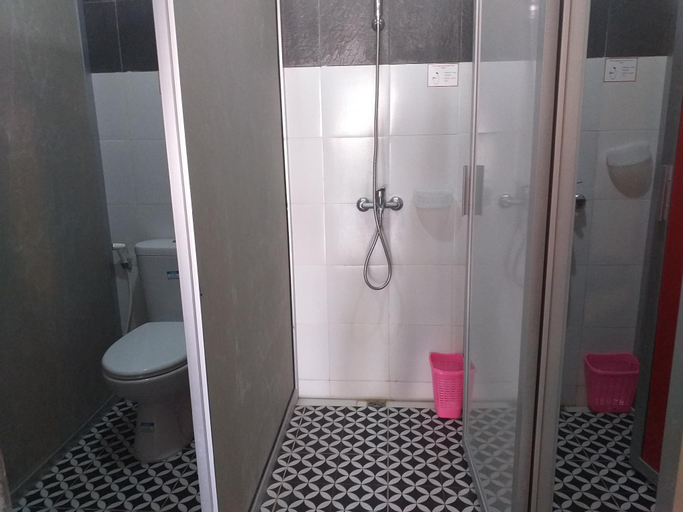 Bathroom 9