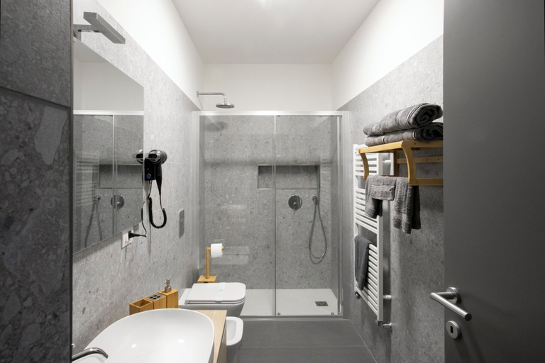 Bathroom 4, VILLA GIO'S, Monza and Brianza