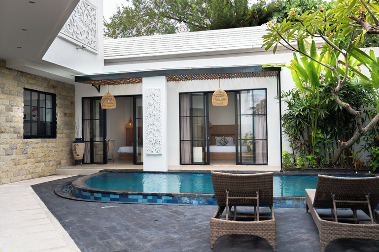 Swimming Pool 23