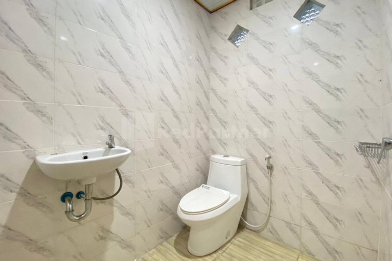 Bathroom 10