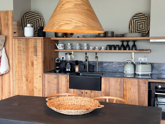 Dining Room 10