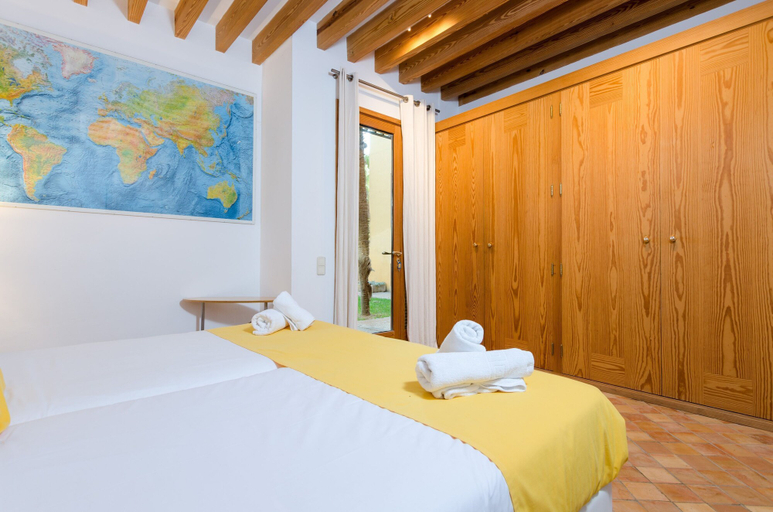 Room 2, Villa Son Floriana in Cala Bona, Baleares