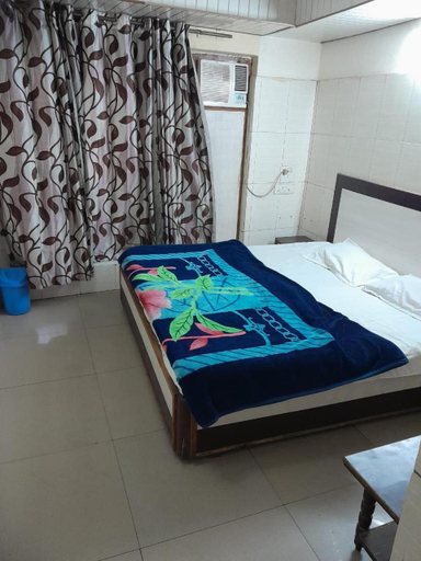 Bedroom 2, Hotel Gulmour, Jammu