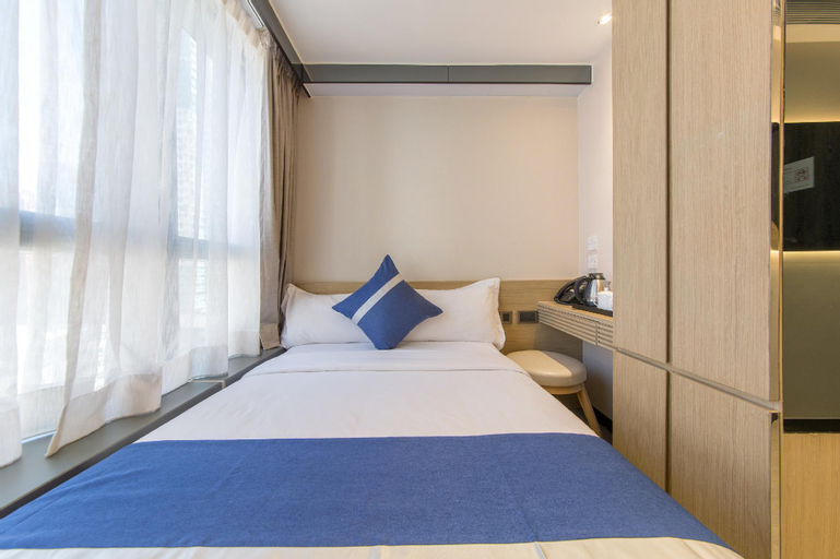 Bedroom 13