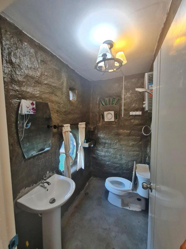 Bathroom 3, Tua Baan Din, Mae Rim