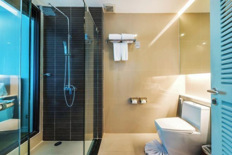 Bathroom 7