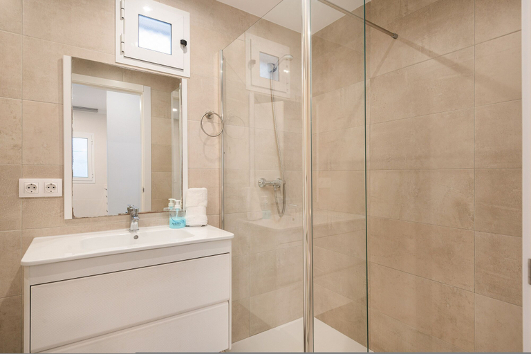 Bathroom 5, Can Cortana in Port de Pollen a, Baleares