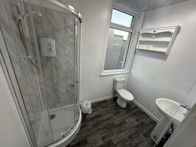 Bathroom 2, Luxe Hotel Blackpool, Blackpool