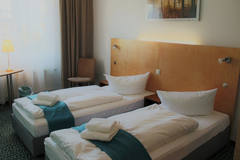 Bedroom 4, Check Inn Hotel, Saalekreis